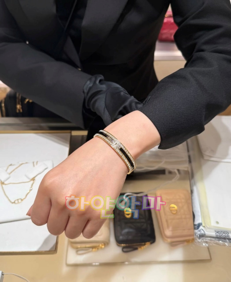 하얀악마 디올 팔찌 (1).jpg