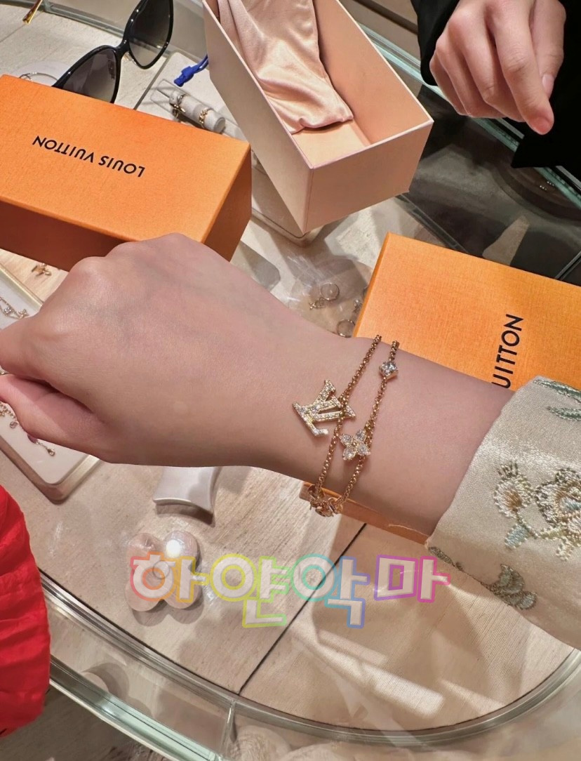 하얀악마 루이 팔찌 (1).jpg