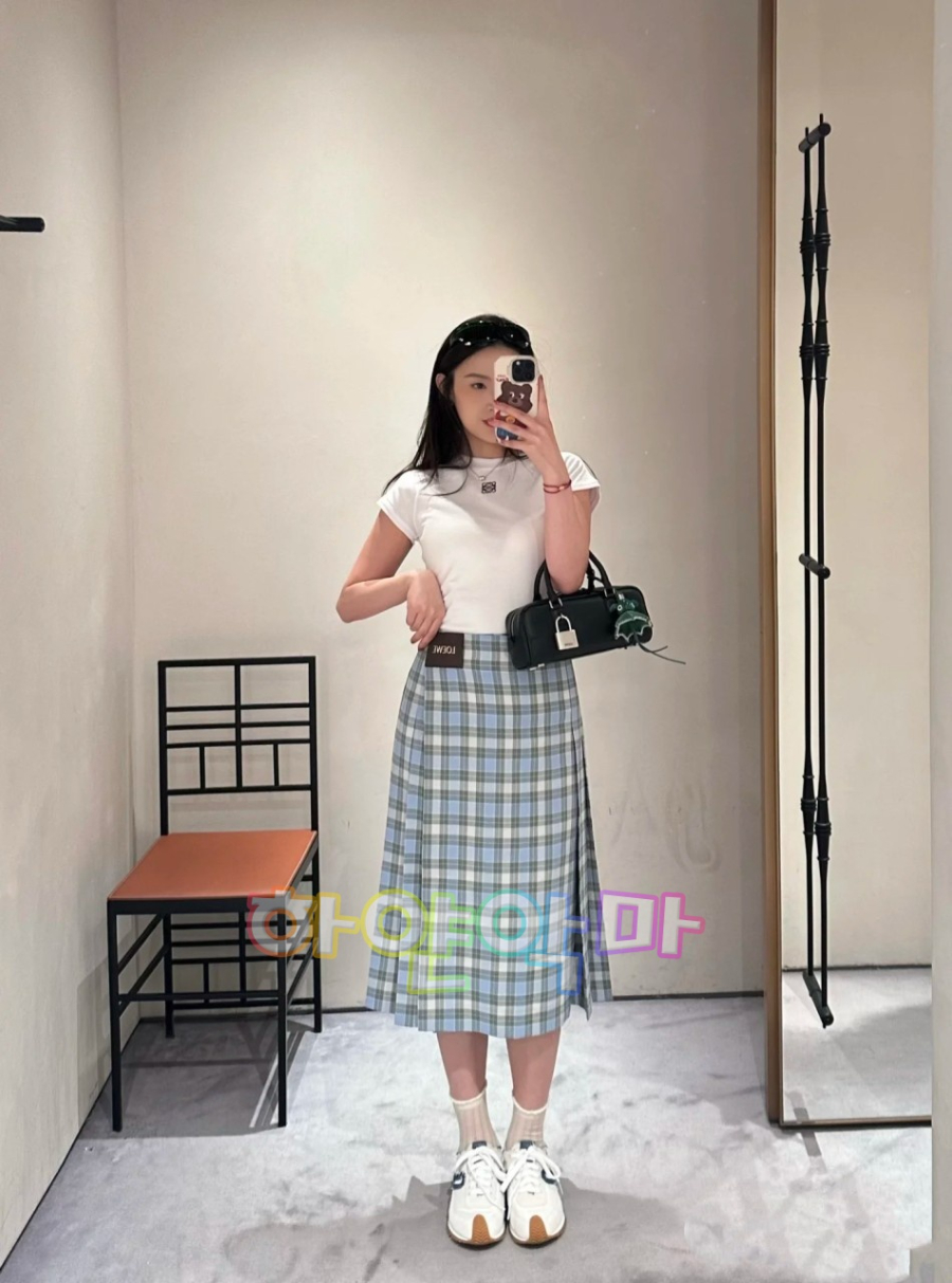 하얀악마 로에베 치마 (1).jpg