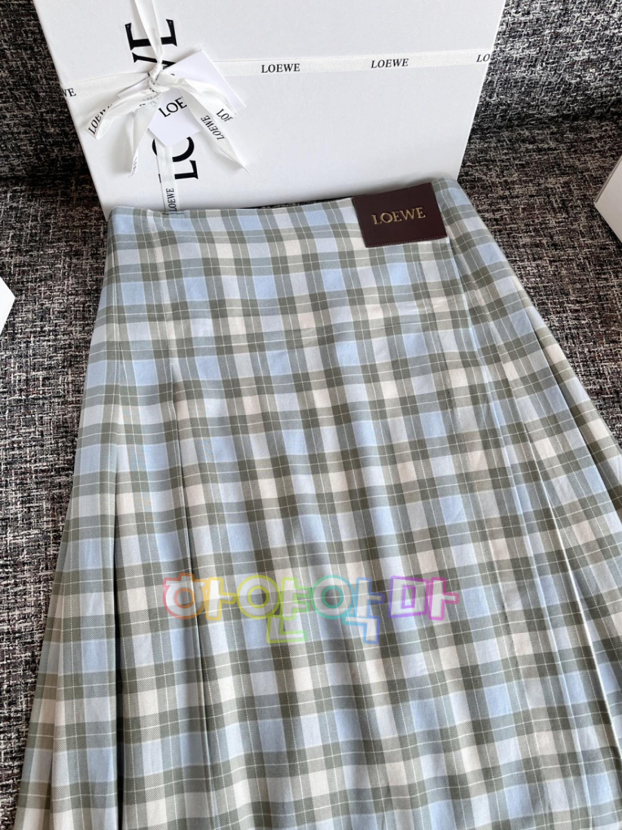 하얀악마 로에베 치마 (14).jpg