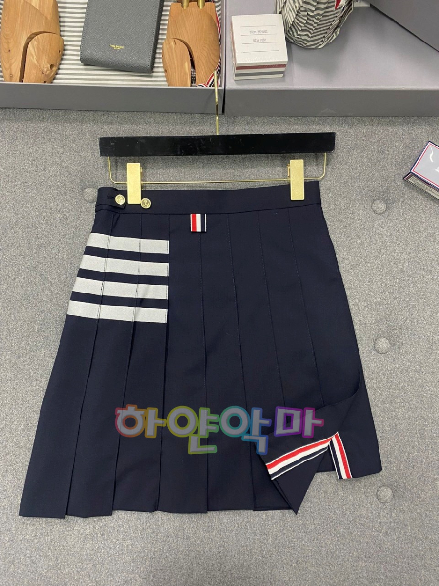하얀악마 톰브라운 치마 (8).jpg