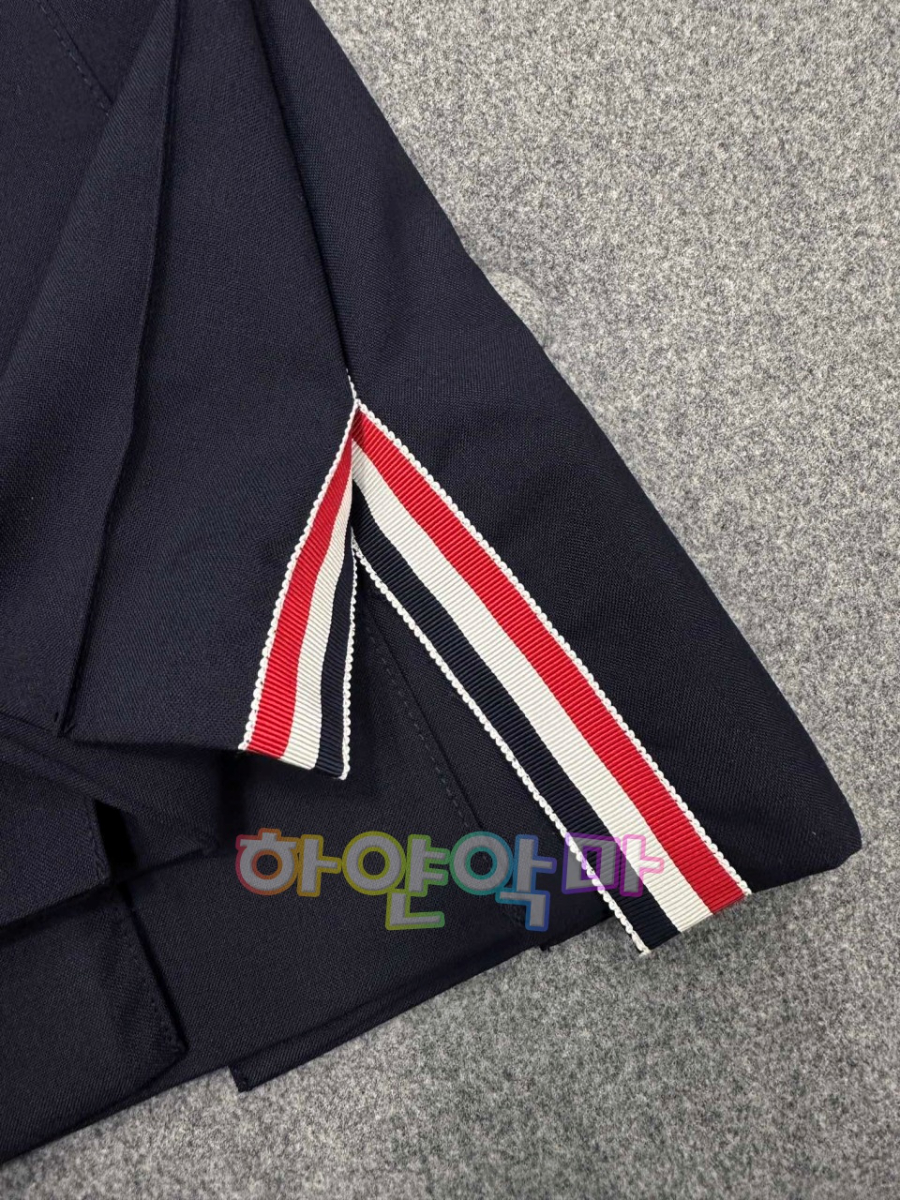 하얀악마 톰브라운 치마 (11).jpg