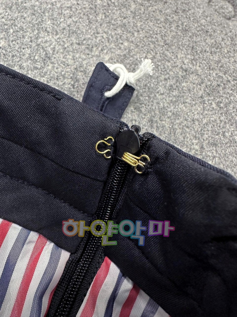 하얀악마 톰브라운 치마 (17).jpg