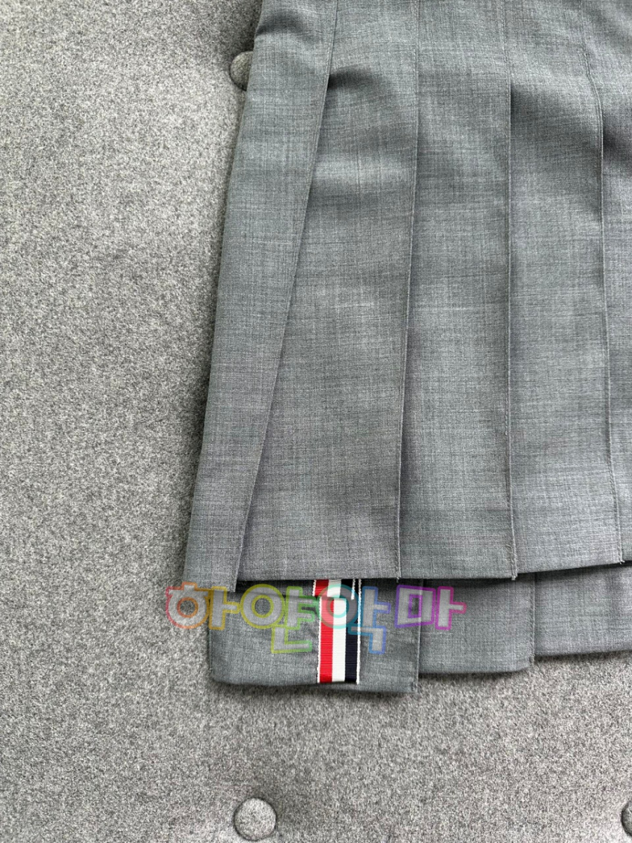 하얀악마 톰브라운 치마 (10).jpg