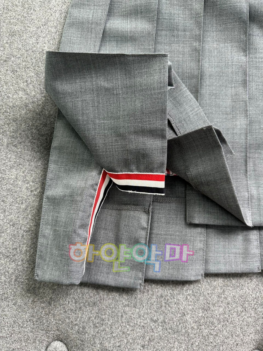 하얀악마 톰브라운 치마 (17).jpg