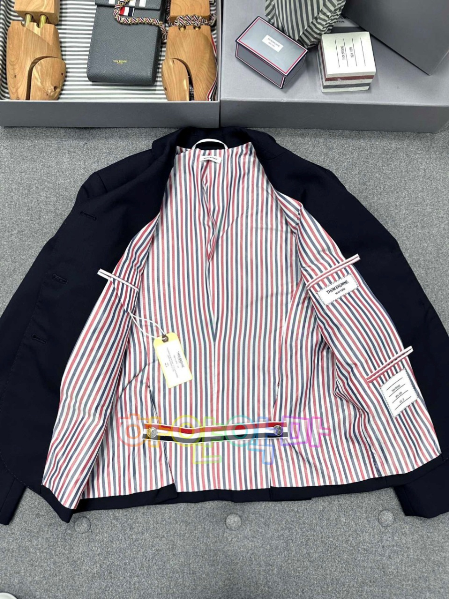 하얀악마 톰브라운 자켓 (9).jpg