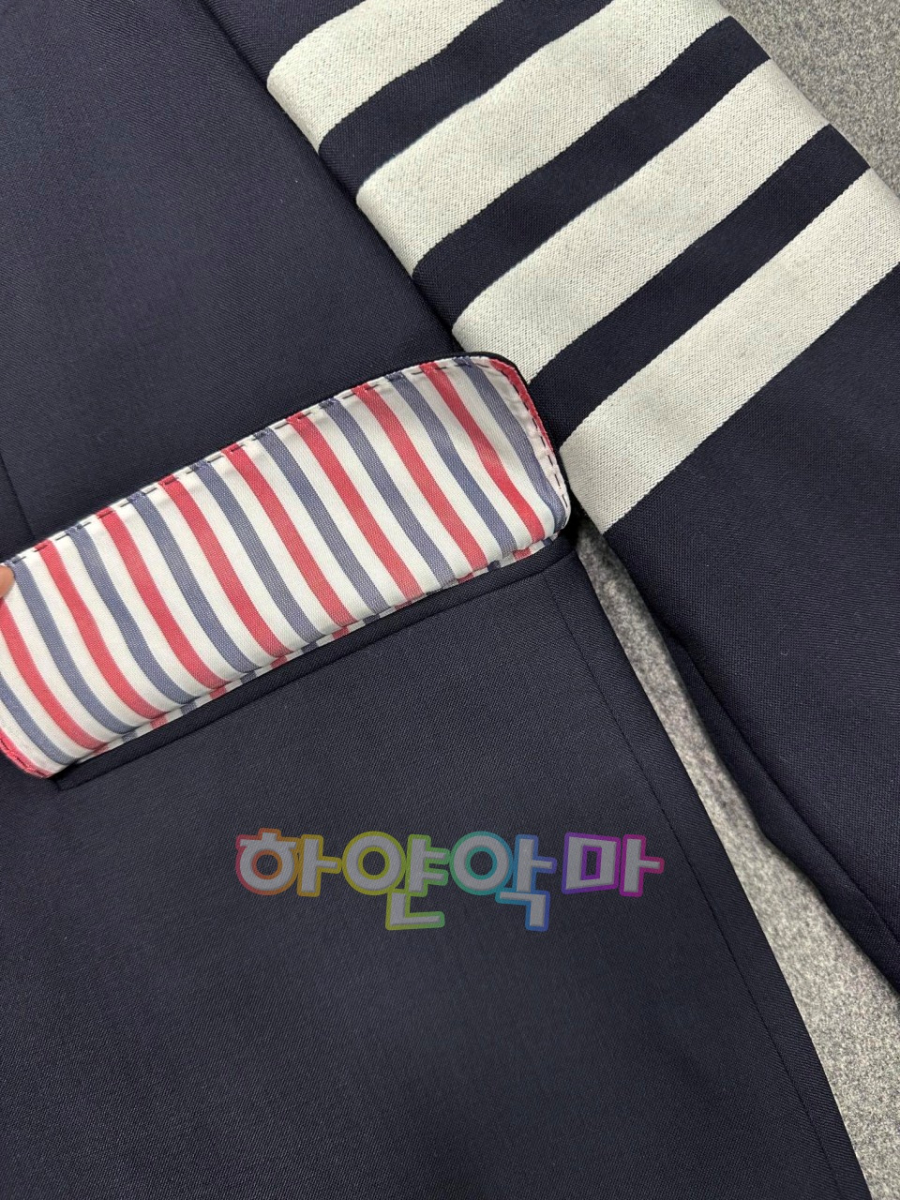 하얀악마 톰브라운 자켓 (23).jpg