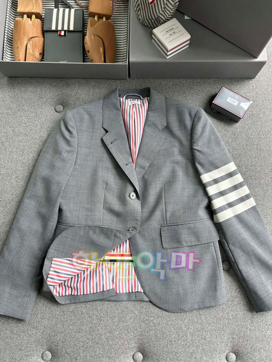 하얀악마 톰브라운 자켓 (5).jpg