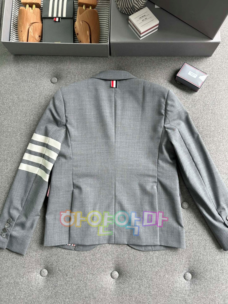 하얀악마 톰브라운 자켓 (10).jpg