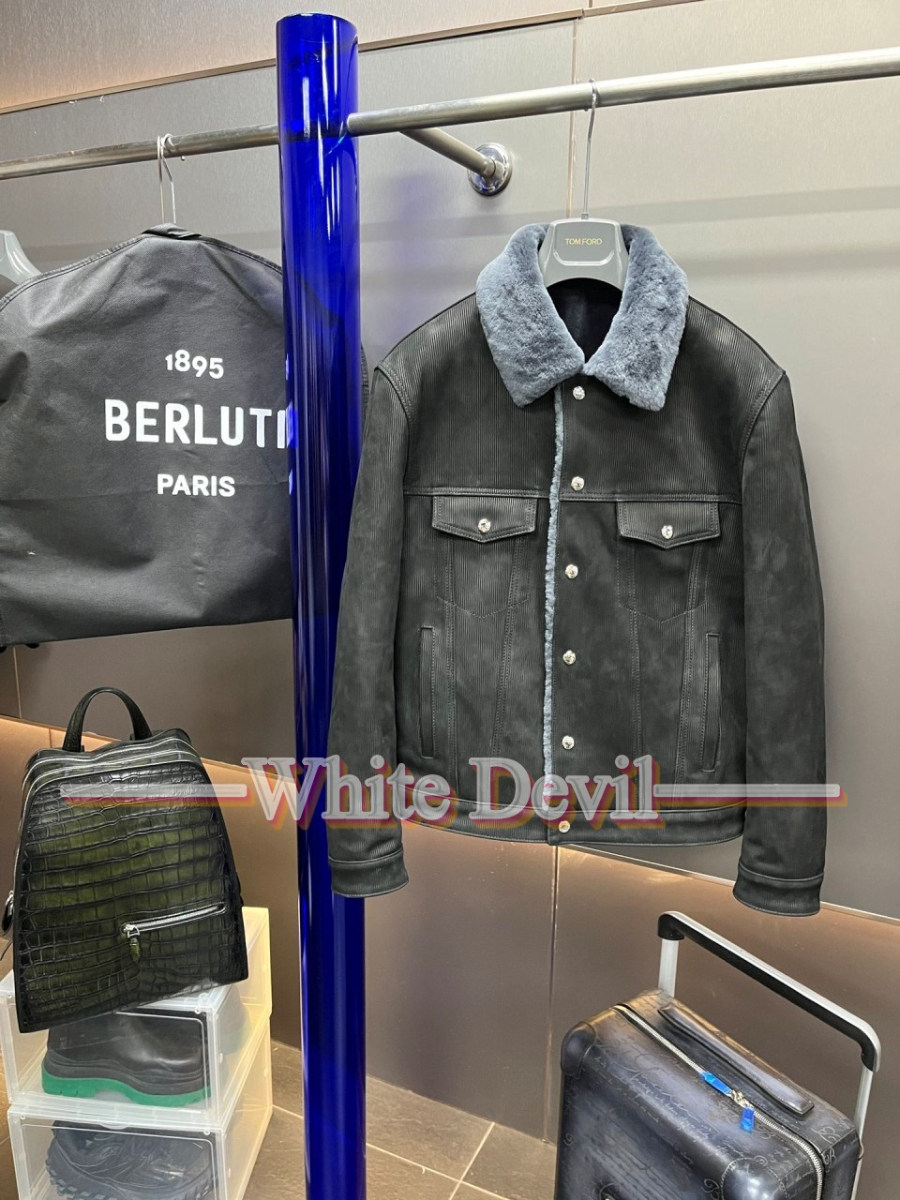 하얀악마 벨루티 무스탕 (1).jpg