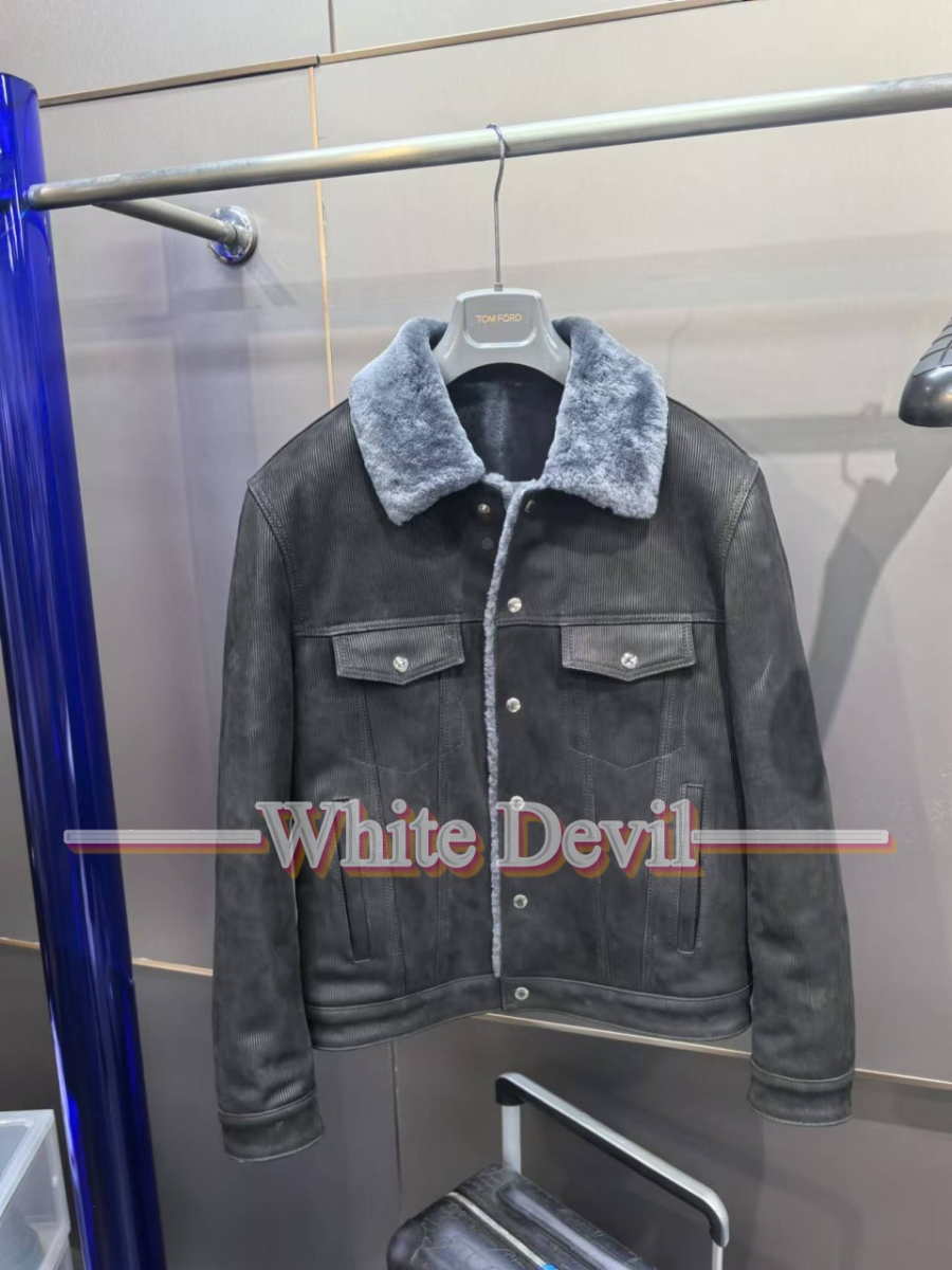 하얀악마 벨루티 무스탕 (2).jpg