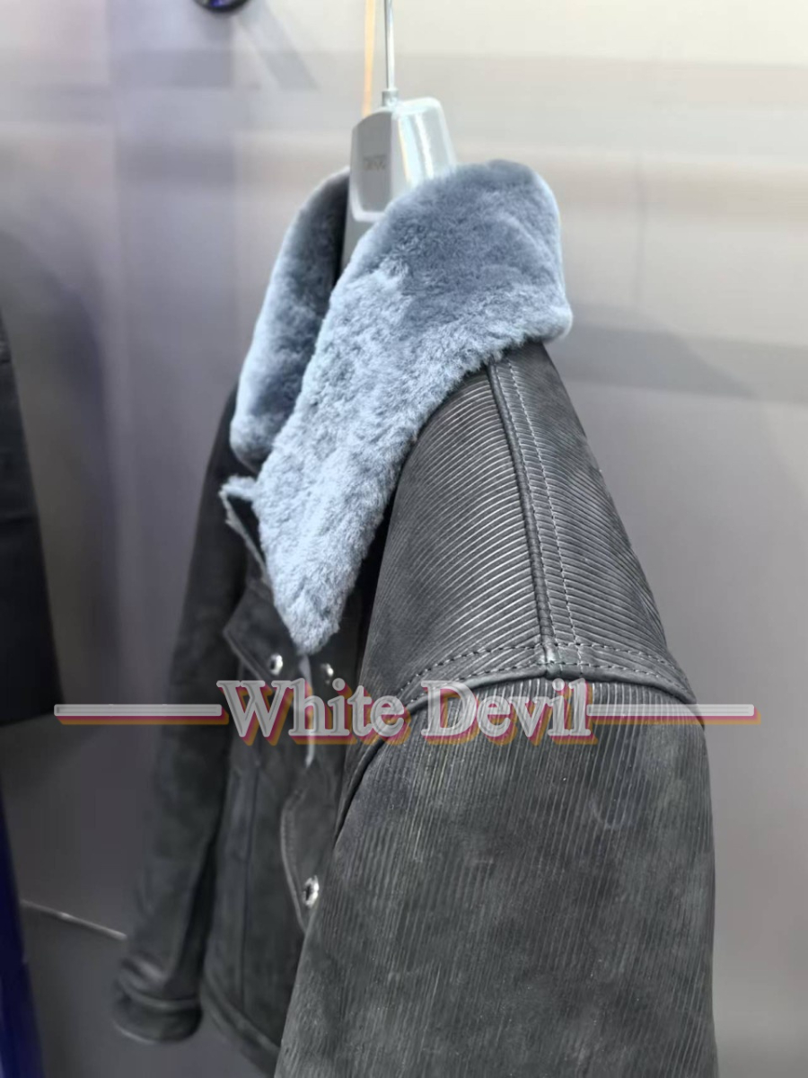 하얀악마 벨루티 무스탕 (4).jpg