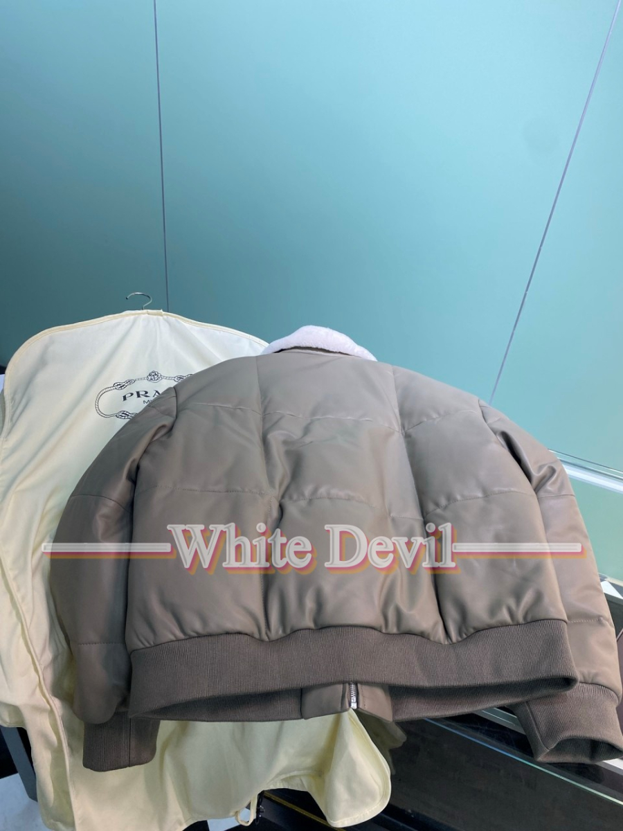 하얀악마 프라다 패딩 (15).jpg