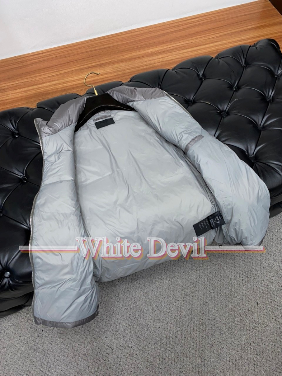 하얀악마 프라다 조끼 (9).jpg