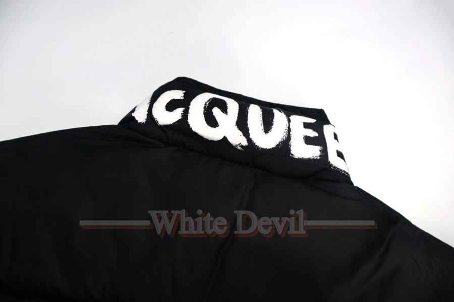 하얀악마 맥퀸 패딩 (10).jpg