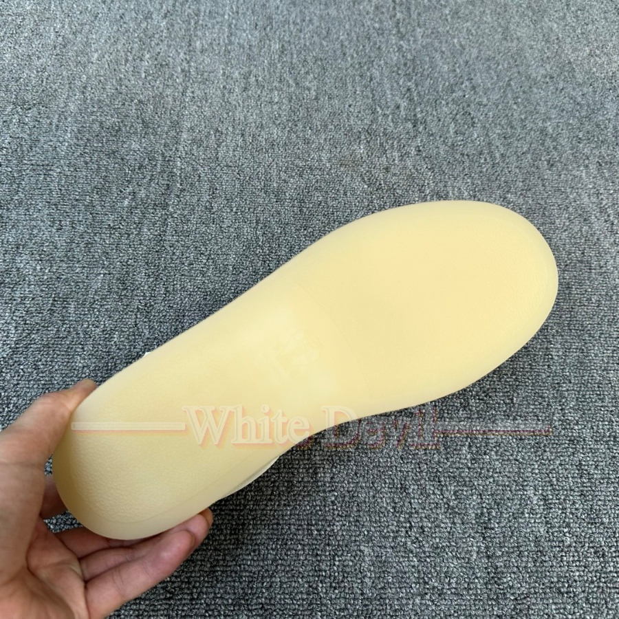 하얀악마 쿠치 스니커즈 (15).jpg