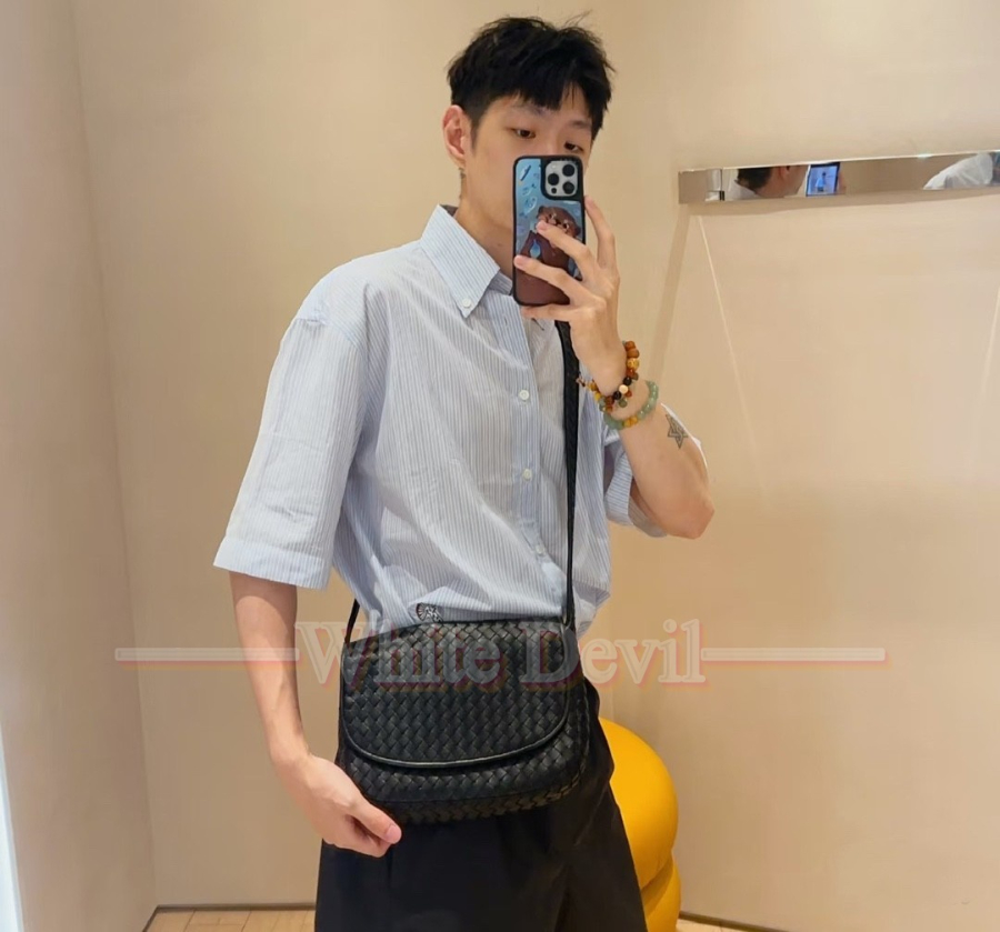 하얀악마 보테가 크로스백 (2).jpg