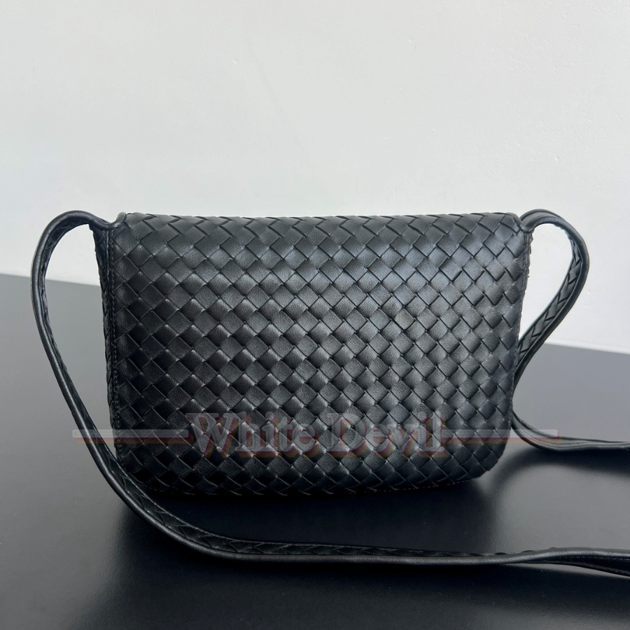 하얀악마 보테가 크로스백 (5).jpg