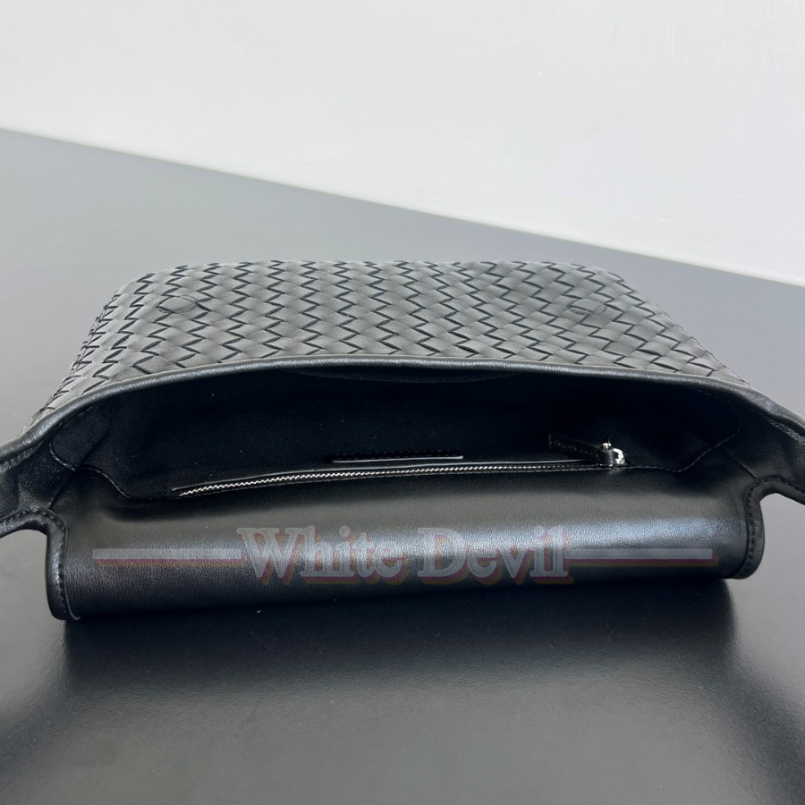 하얀악마 보테가 크로스백 (8).jpg