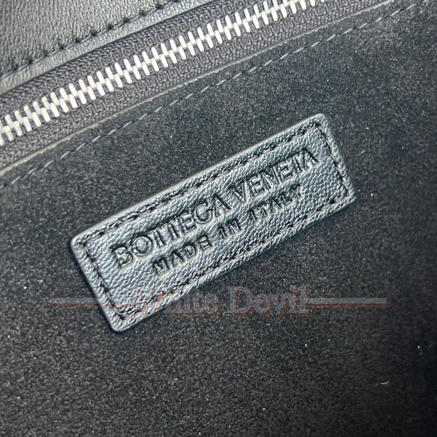 하얀악마 보테가 크로스백 (10).jpg