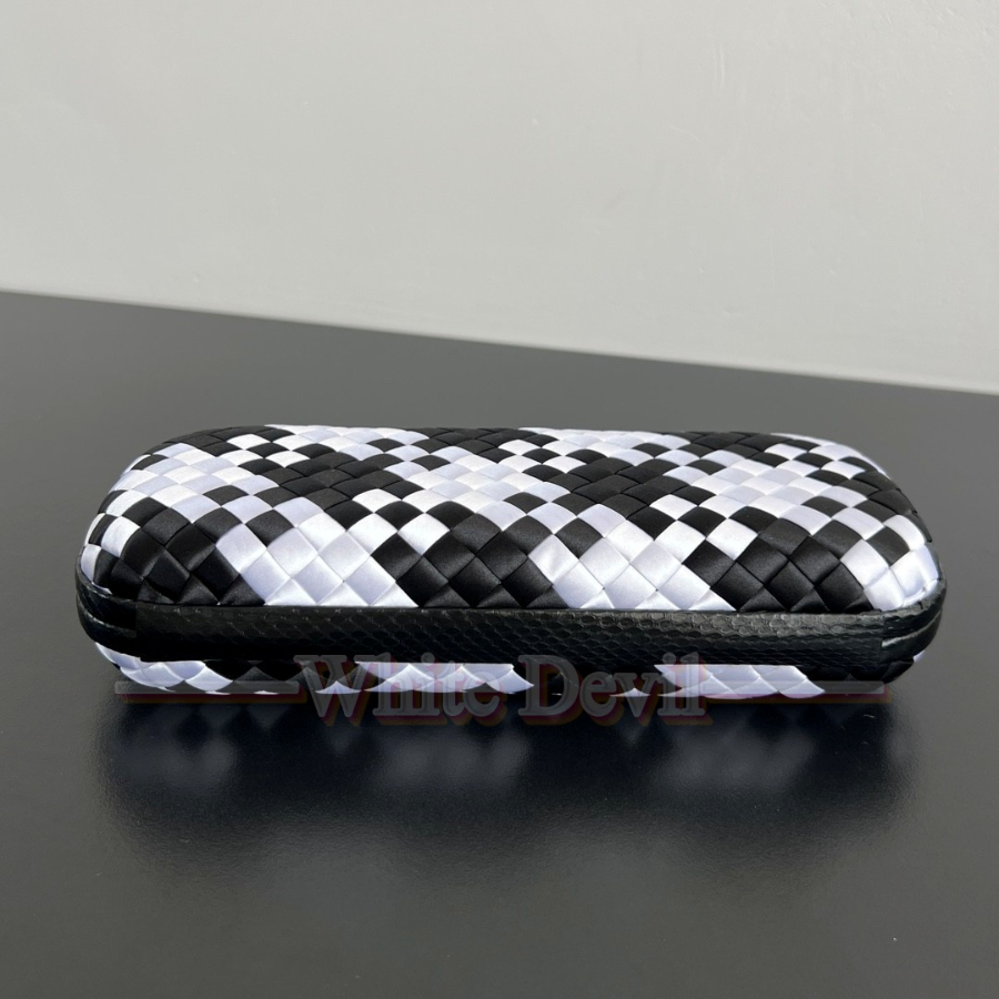 하얀악마 보테가 클러치백 (3).jpg