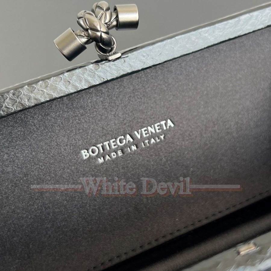 하얀악마 보테가 클러치백 (9).jpg