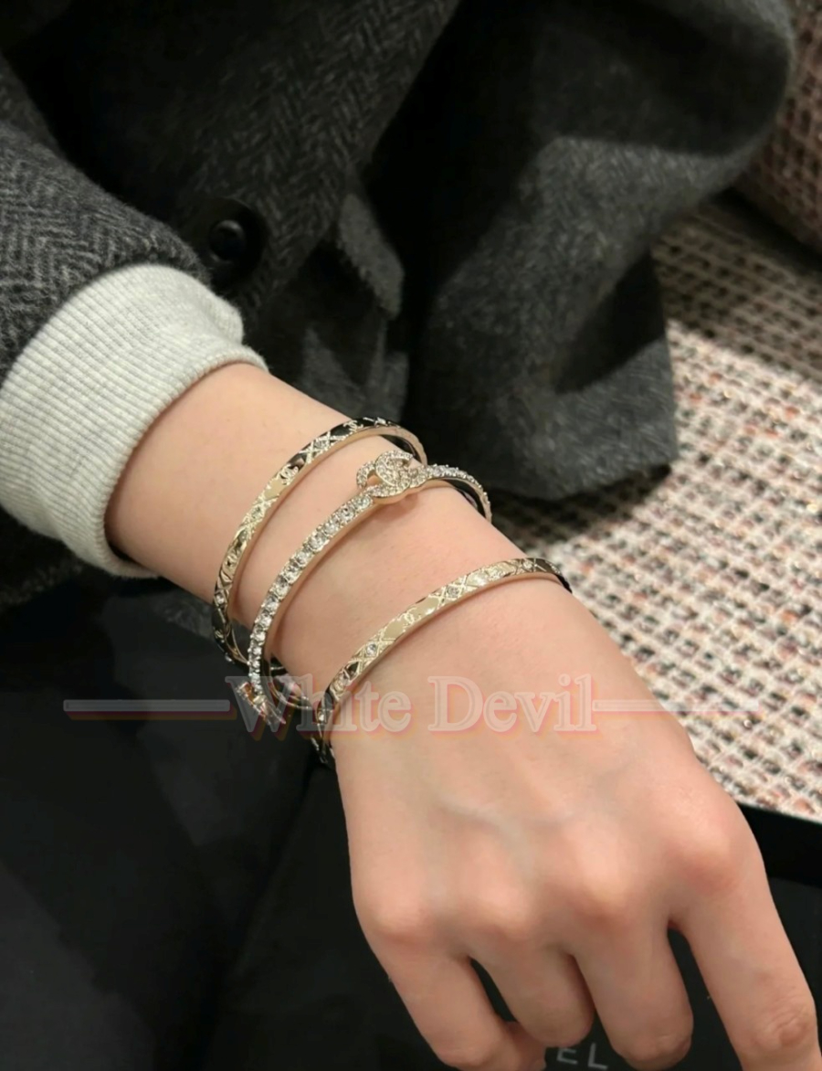 하얀악마 샤넬 팔찌 (1).jpg