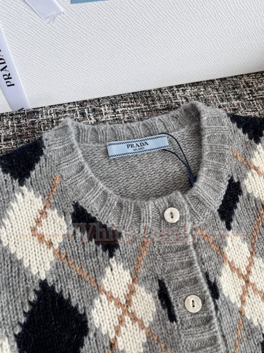 하얀악마 프라다 가디건 (14).jpg