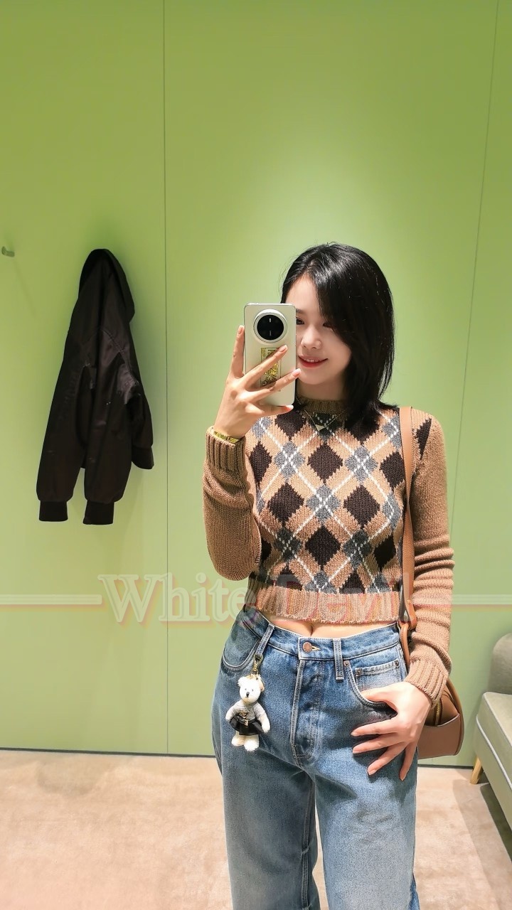 하얀악마 프라다 니트 (1).jpg