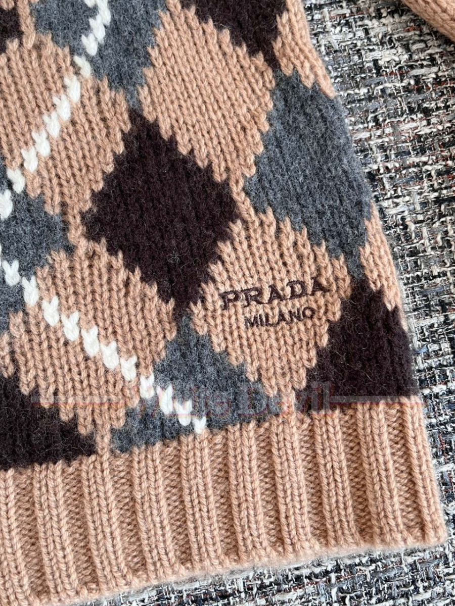 하얀악마 프라다 니트 (17).jpg