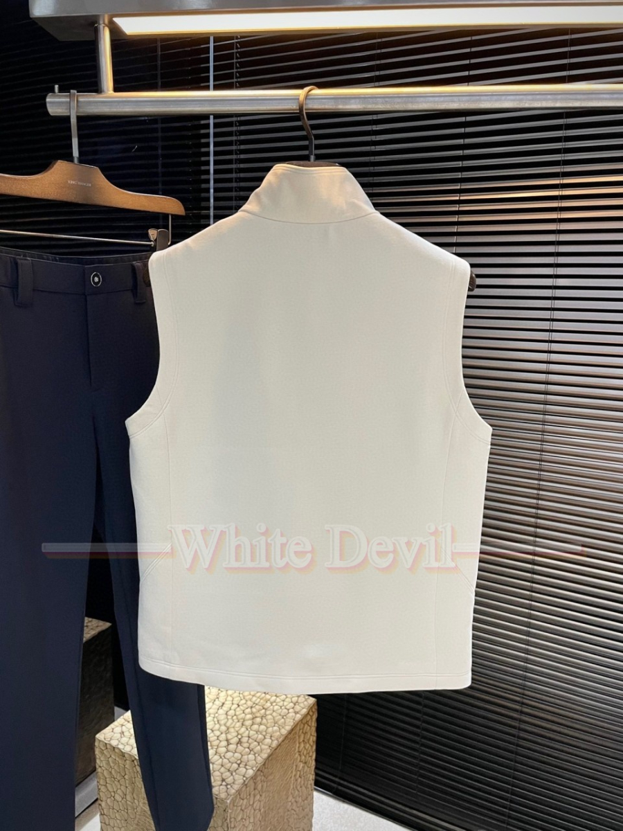 하얀악마 제냐 조끼 (9).jpg