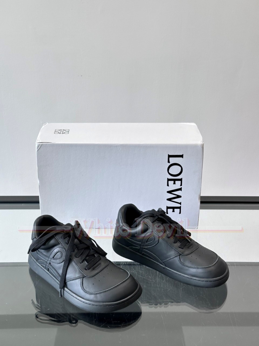 하얀악마 로에베 운동화 (2).jpg