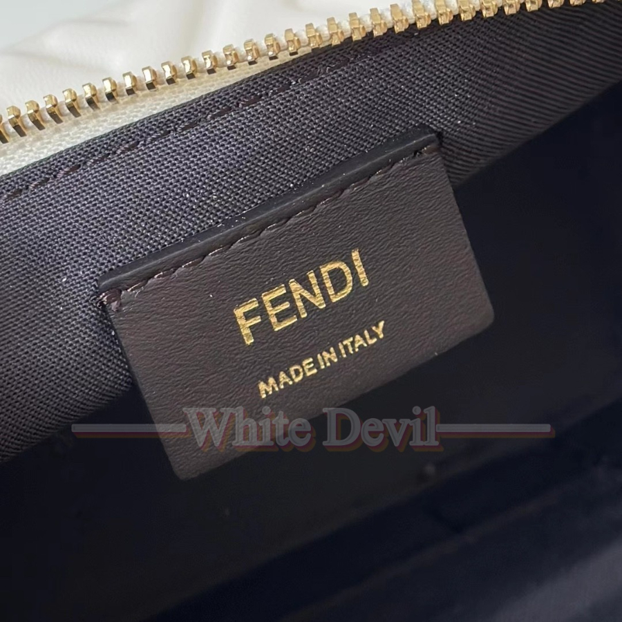 하얀악마 펜디 가방 (9).jpg
