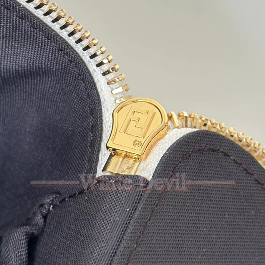 하얀악마 펜디 가방 (10).jpg