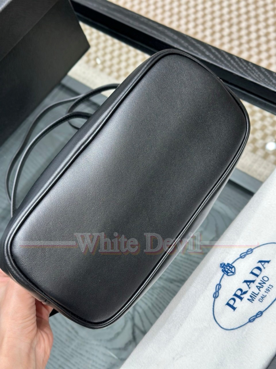 하얀악마 프라다 가방 (20).jpg