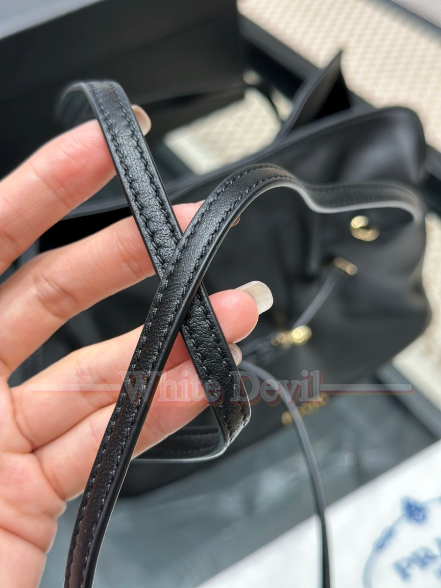 하얀악마 프라다 가방 (19).jpg