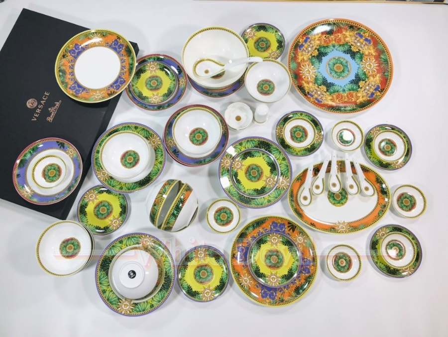 하얀악마 베르사체 그릇 (1).jpg