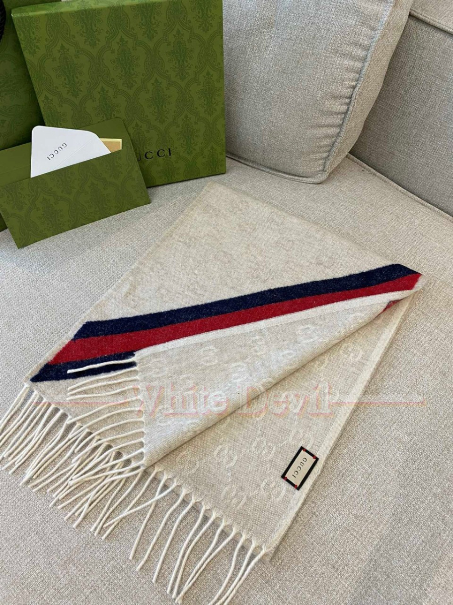 하얀악마 구찌 목도리 (4).jpg