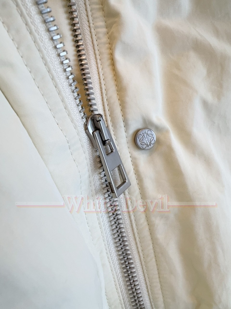 하얀악마 로에베 패딩 (11).jpg