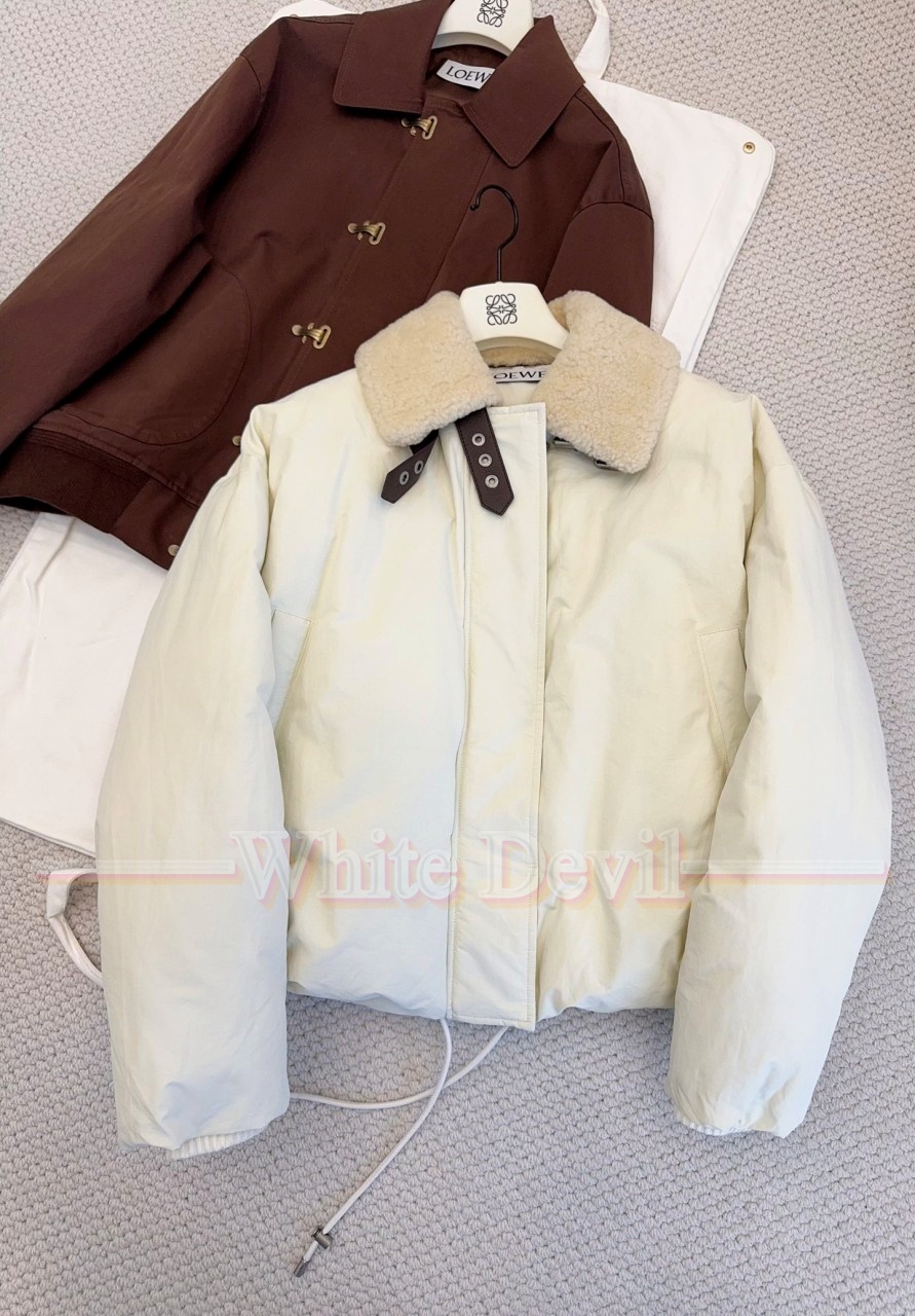 하얀악마 로에베 패딩 (12).jpg