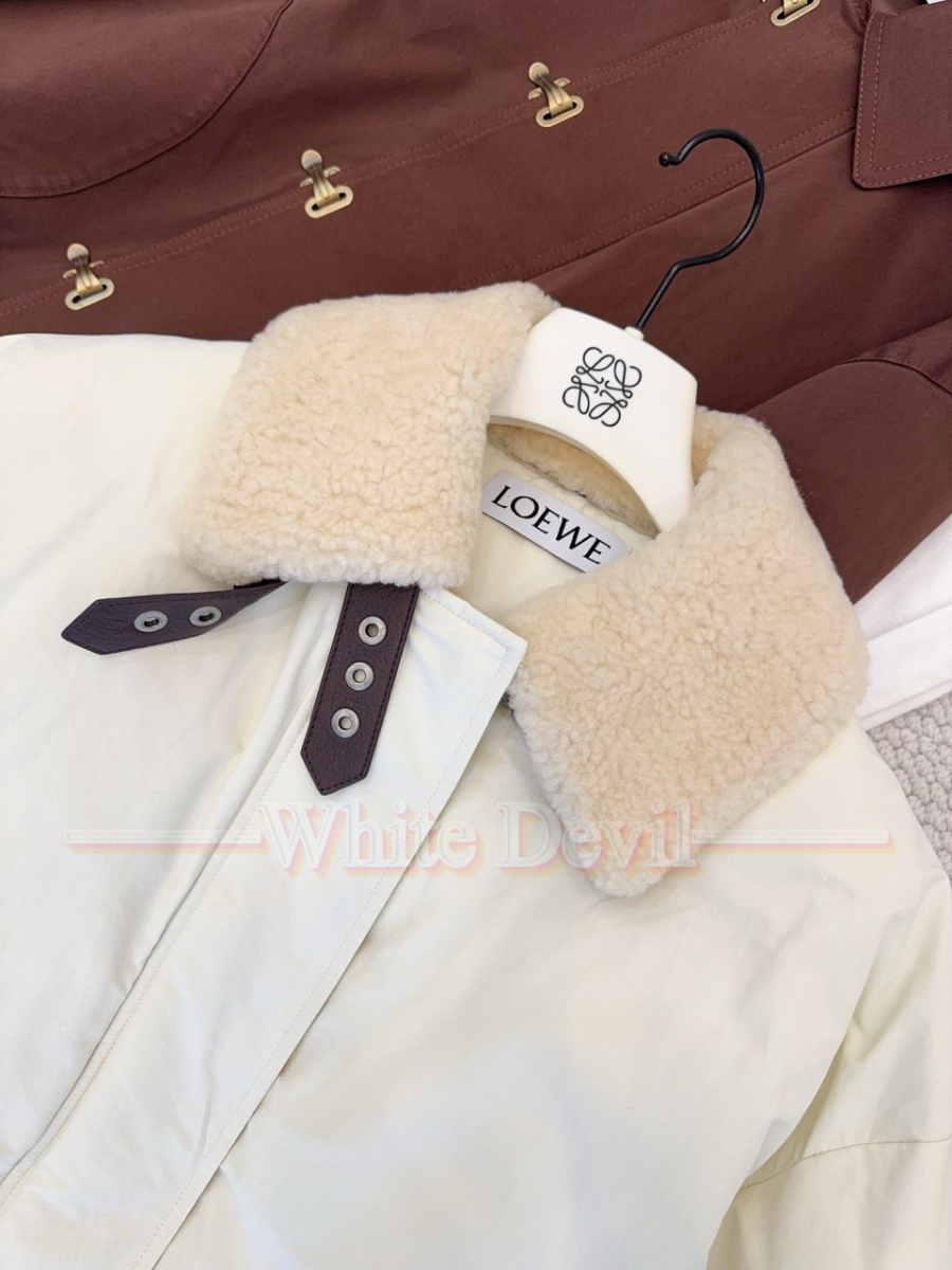 하얀악마 로에베 패딩 (13).jpg