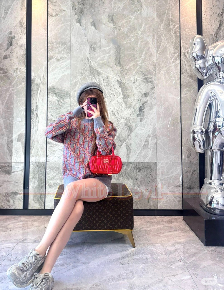 하얀악마 디올 스웨터 (2).jpg