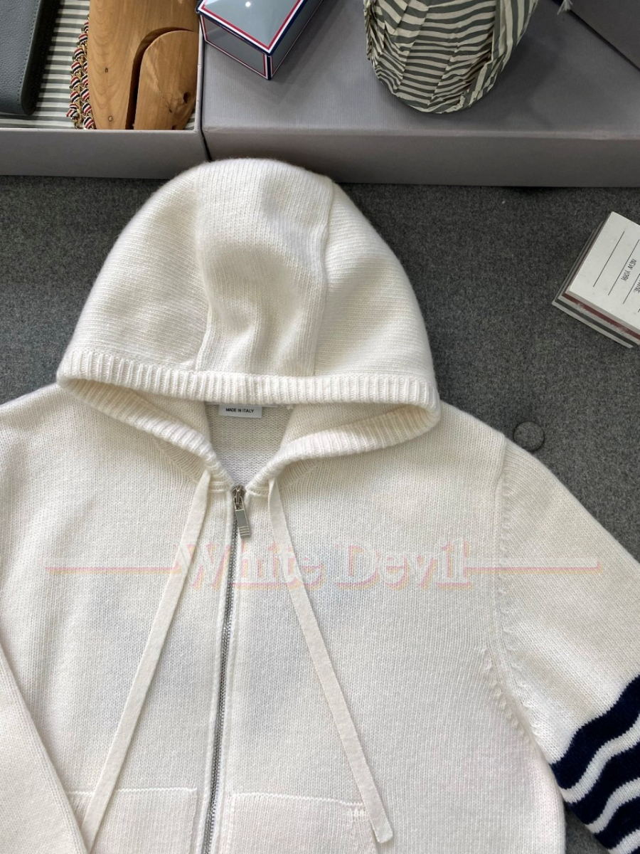 하얀악마 톰브라운 집업 (11).jpg