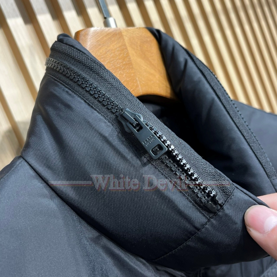 하얀악마 프라다 패딩조끼 (9).jpg