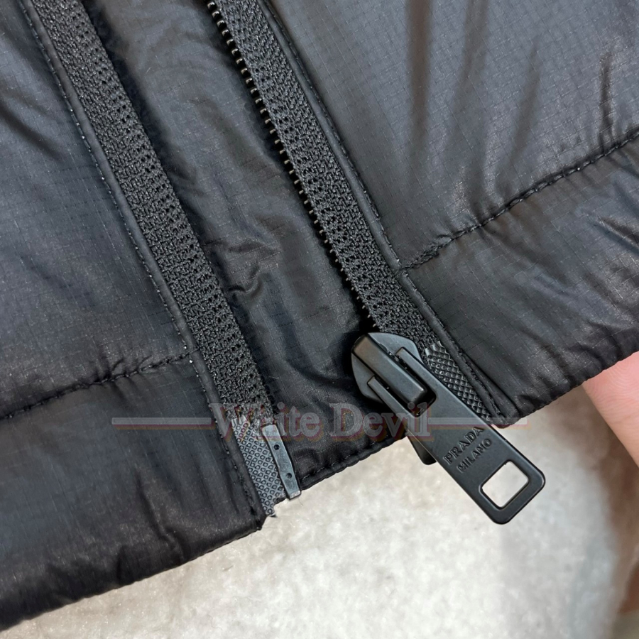 하얀악마 프라다 패딩조끼 (17).jpg