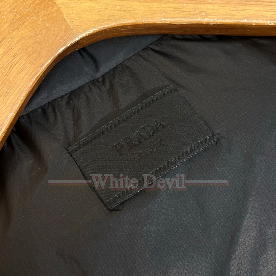 하얀악마 프라다 패딩조끼 (19).jpg