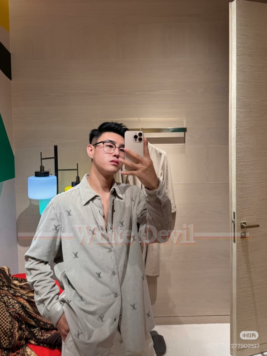 하얀악마 루이 셔츠 (1).jpg