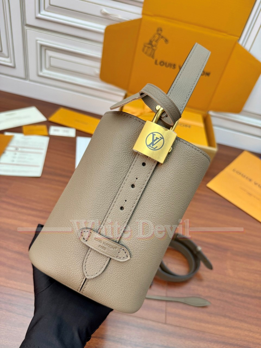 하얀악마 루이비통 가방 (9).jpg