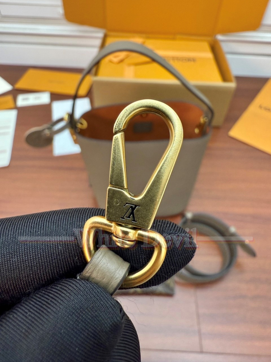 하얀악마 루이비통 가방 (17).jpg