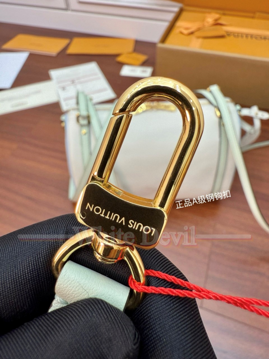 하얀악마 루이비통 가방 (15).jpg